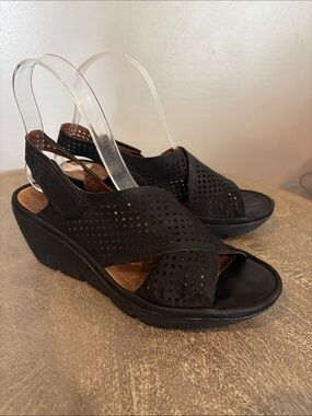 Clarks Artisan black wedge comfort sandal